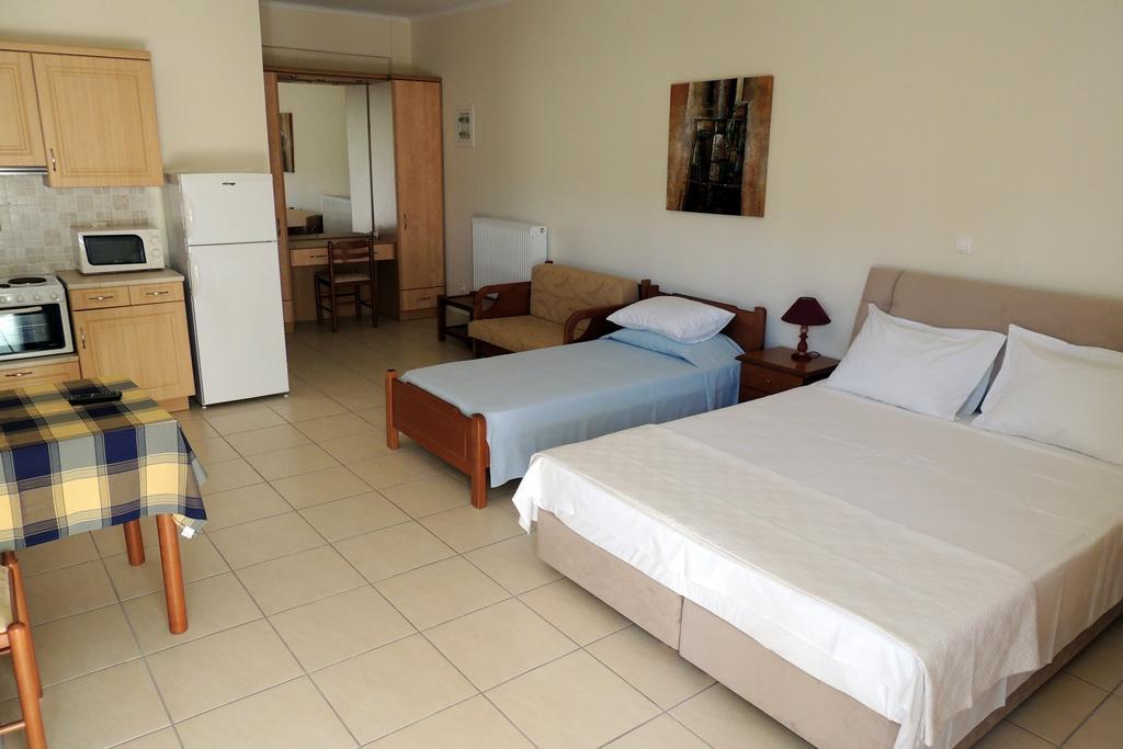Apartamento Studio Kamelia Finikounta Habitación foto